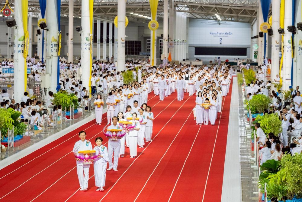 ภาพ No.251655:วันที่ 10 ตุลาคม พ.ศ. 2568 พิธีทอดผ้าป่าสมทบกฐินวัดพระธรรมกาย และสมทบกฐิน 30,000 กว่าวัดทั่วประเทศ ครั้งที่ 3 ณ สภาธรรมกายสากล วัดพระธรรมกาย