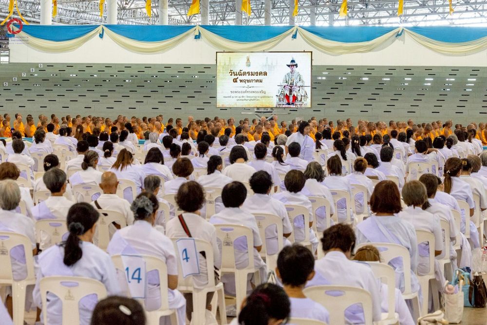 ภาพ No.222865:วันอาทิตย์ต้นเดือนที่ 4 พฤษภาคม พ.ศ. 2568 พิธีบูชาข้าวพระ ณ สภาธรรมกายสากล วัดพระธรรมกาย