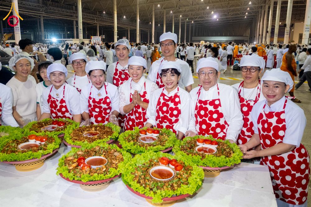 ภาพ No.306828:วันที่ 31 มกราคม พ.ศ. 2569 พิธีถวายภัตตาหารเป็นสังฆทาน แด่พระธรรมยาตรา ณ วัดพระธรรมกาย  จังหวัดปทุมธานี ในโครงการธรรมยาตรา กตัญญูบูชา มหาปูชนียาจารย์ พระมงคลเทพมุนี(สด จนฺทสโร) พระผู้ปราบมาร อนุสรณ์สถาน 7 แห่ง ปีที่ 14