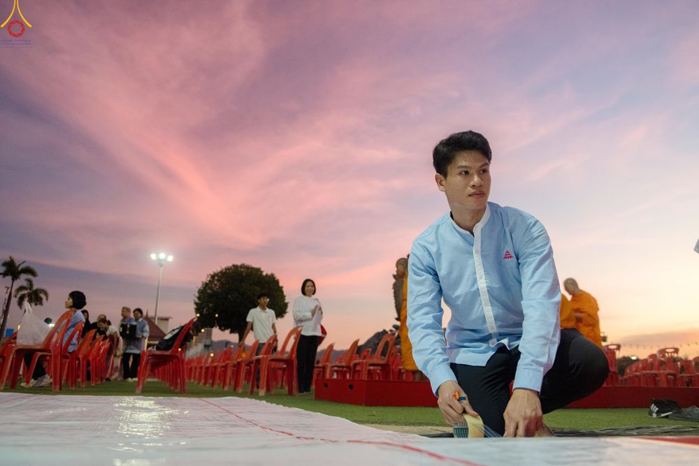 ภาพ No.282422:วันที่ 19 -20 ธันวาคม พ.ศ.2568 เบื้องหลังความสำเร็จ ของการจัดงานตักบาตร พระ 10,000 รูป Skywalk กาญจนบุรี