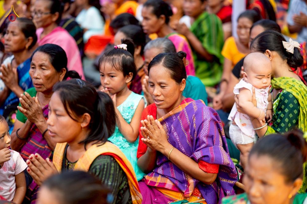 ภาพ No.257527:วันที่ 17 ตุลาคม พ.ศ. 2568 พิธีทอดกฐินสมทบวัดกัลยาณมิตรต่างประเทศ  บูชาธรรม 81 ปี หลวงพ่อธัมมชโย ณ ศูนย์ปฏิบัติธรรมไมตรีปูร์ เมืองคาร์การชารี ประเทศบังกลาเทศ 