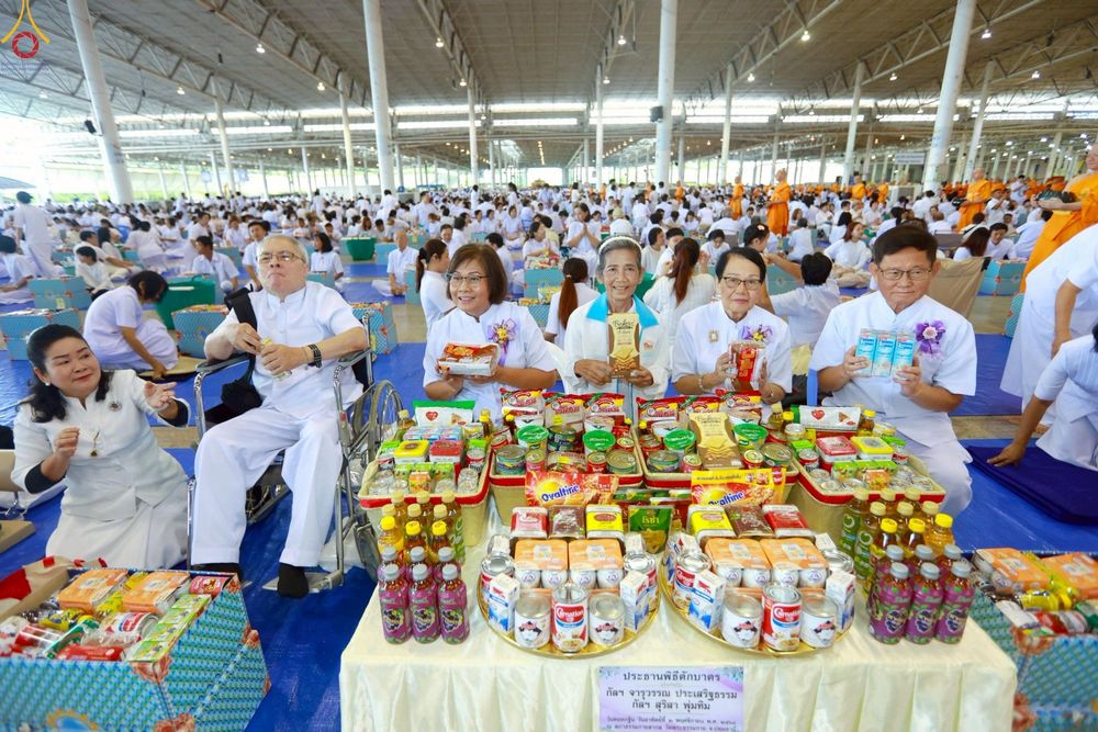 ภาพ No.263906:วันอาทิตย์ที่ 2 พฤศจิกายน พ.ศ. 2568 พิธีตักบาตรอาทิตย์ต้นเดือน ณ บ้านแก้วเรือนทองคุณยายฯ วัดพระธรรมกาย