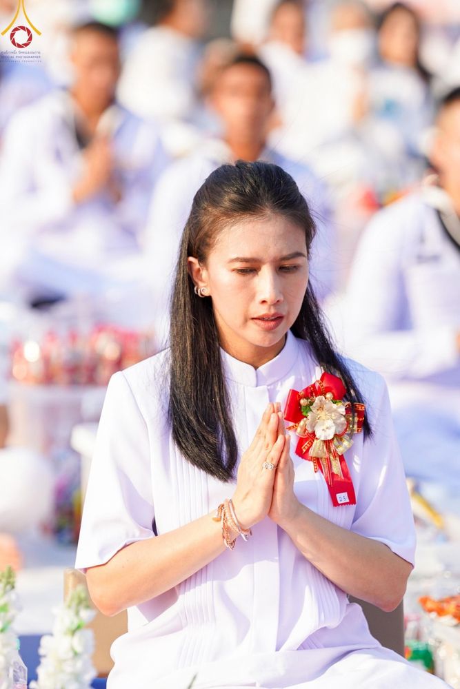 ภาพ No.58138:พิธีตักบาตรพระภิกษุและสามเณร 180 รูป ณ ลานองค์พระสมุทรเจดีย์ จ.สมุทรปราการ วันเสาร์ที่ 27 เมษายน พ.ศ. 2567