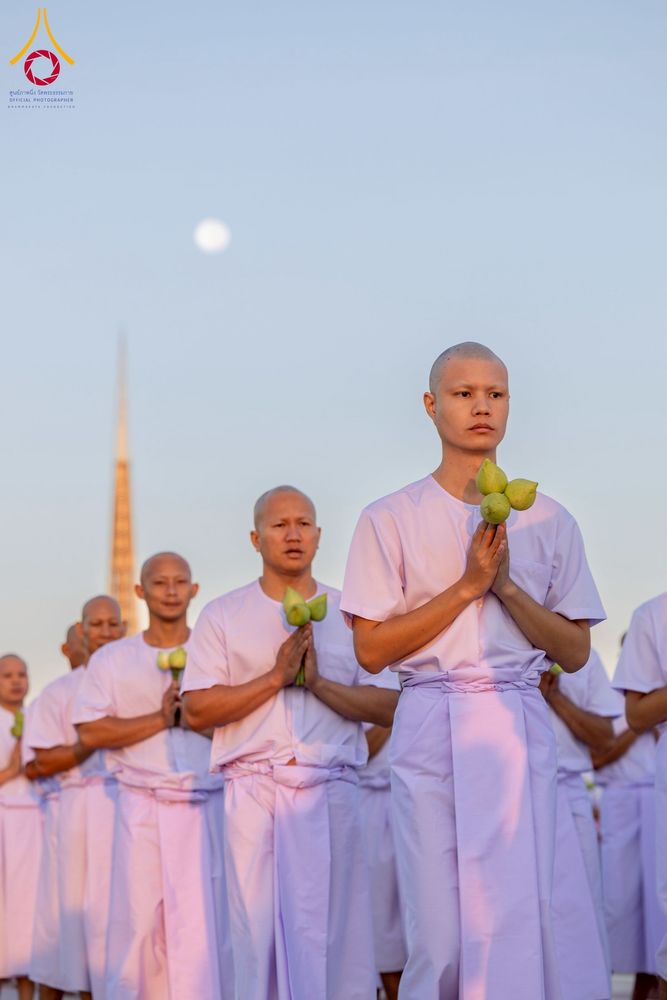 ภาพ No.276630:วันเสาร์ที่ 6 ธันวาคม  พ.ศ. 2568 พิธีเวียนประทักษิณและพิธีวันทาเจดีย์ โครงการอุปสมบทบูชาธรรมมหาปูชนียาจารย์ ประจำปี พ.ศ.2568 โครงการบวชพระนานาชาติ AEC และ WAB รุ่น CEO (นักบริหาร) รุ่นที่ 5 ณ มหาธรรมกายเจดีย์ วัดพระธรรมกาย