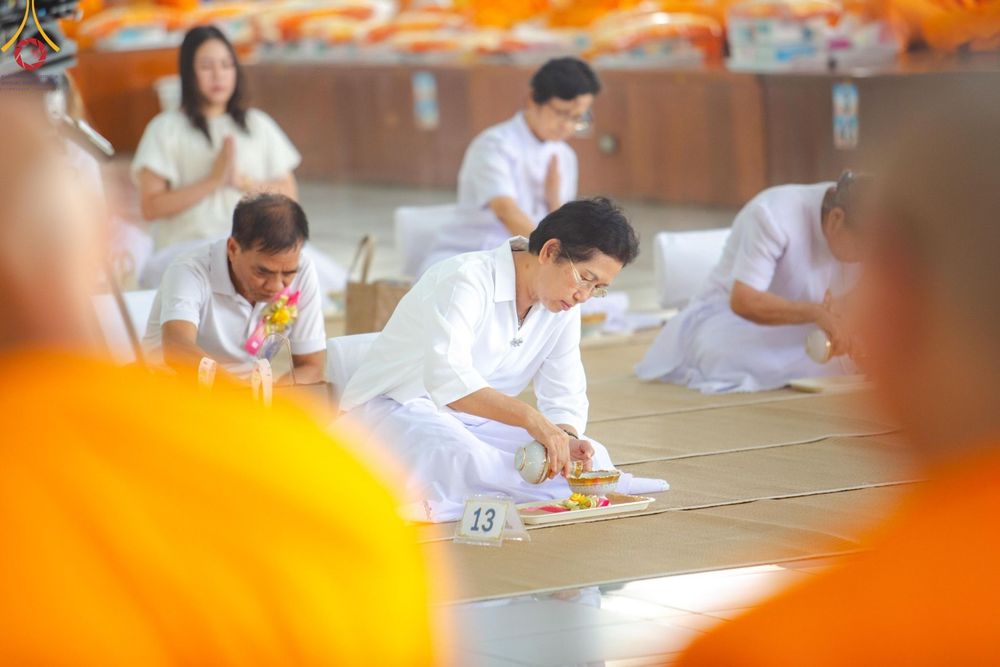 ภาพ No.167435:พิธีบุพเปตพลี ครั้งที่ 157 ร่วมอุทิศบุญกุศลแด่หมู่ญาติที่ล่วงลับไปแล้ว และสืบทอดอายุพระพุทธศาสนา วันพฤหัสที่ 31 ตุลาคม พ.ศ. 2567 (วันพระ แรม 14 ค่ำ เดือน 11) ณ หอฉันคุณยายอาจารย์ฯ วัดพระธรรมกาย