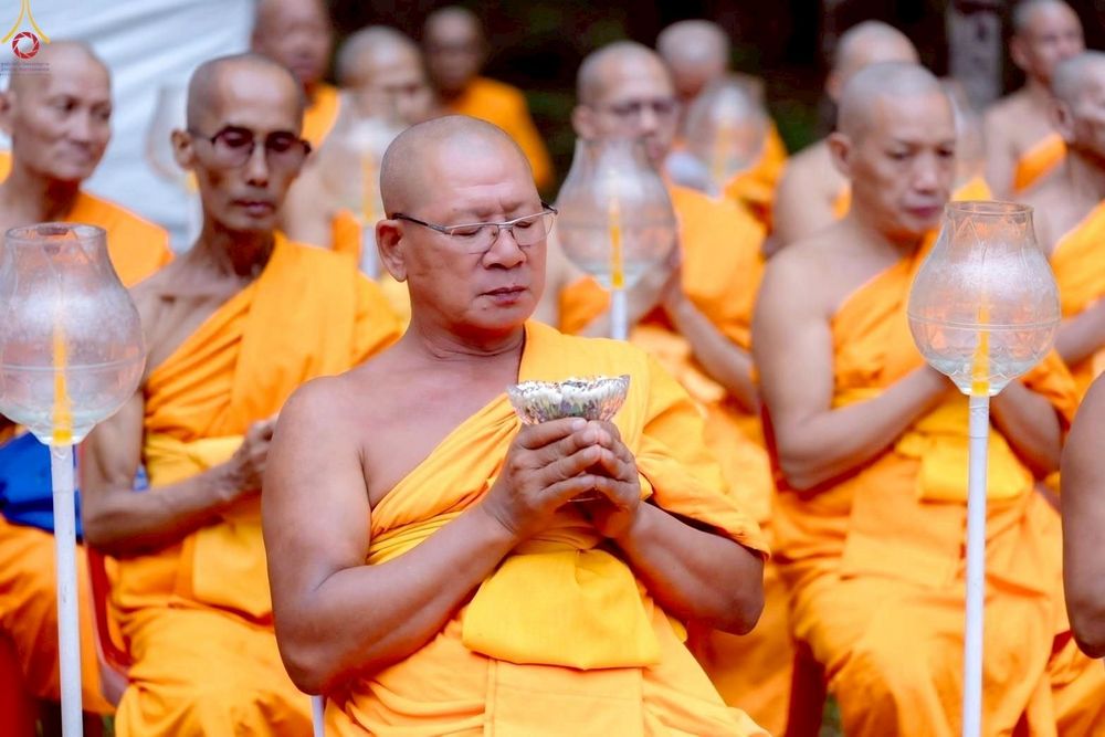 ภาพ No.238366:วันเสาร์ที่ 9 สิงหาคม พ.ศ. 2568 พิธีกลั่นแผ่นดิน โปรยทราย และจุดประทีปถวายเป็นพุทธบูชา จ.ระยอง สถาปนาองค์พระเจดีย์เพื่อสร้างสันติภาพโลก ณ ศูนย์ปฏิบัติธรรมระยอง(บ้านช่องลม) ต.บางบุตร อ.บ้านค่าย จ.ระยอง