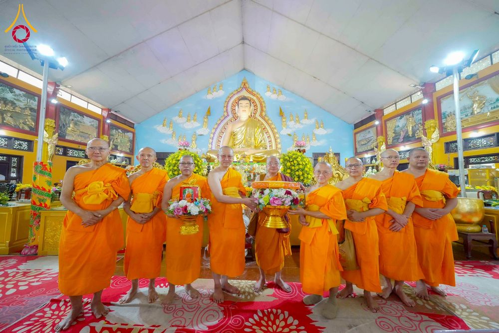 ภาพ No.274131:วันที่ 23 พฤศจิกายน พ.ศ. 2568 ประธานมูลนิธิธรรมกาย ถวายปัจจัยสมทบกฐินแด่ วัดเทียนเวียนเฟื้อกเซิน ศูนย์วิปัสสนาที่มีชื่อเสียง มากกว่า 50 ปีในเวียดนาม