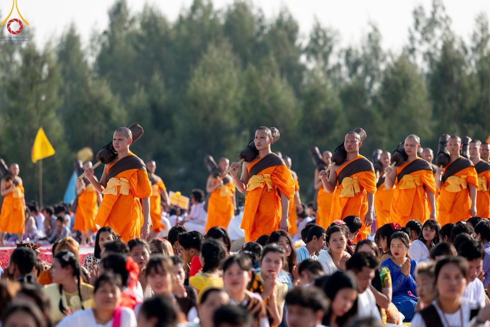 ภาพ No.198156:พิธีต้อนรับพระธรรมยาตรา ณ อนุสรณ์สถานลำดับที่ 5 สถานที่เผยแผ่วิชชาธรรมกายครั้งแรก อนุสรณ์สถานบางปลา วัดบางปลา อำเภอบางเลน จังหวัดนครปฐม ในโครงการธรรมยาตรา กตัญญูบูชา มหาปูชนียาจารย์ พระมงคลเทพมุนี(สด จนฺทสโร) พระผู้ปราบมาร ปีที่ 13 วัน 19 มกราคม พ.ศ.2568
