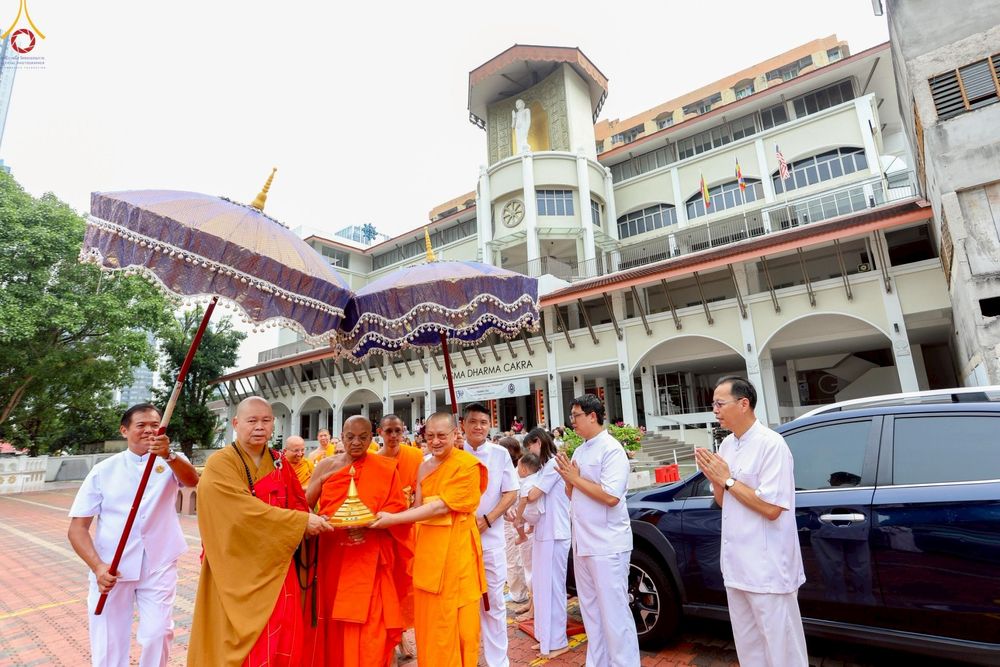 ภาพ No.245034:วันที่ 30-31 สิงหาคม พ.ศ. 2568 พิธีฉลองสมโภช พระบรมสารีริกธาตุ ณ วัดพระธรรมกายกัวลาลัมเปอร์ ประเทศมาเลเซีย เพื่ออัญเชิญไปประดิษฐาน ณ วัดพุทธมหาวิหาร ประเทศศรีลังกา