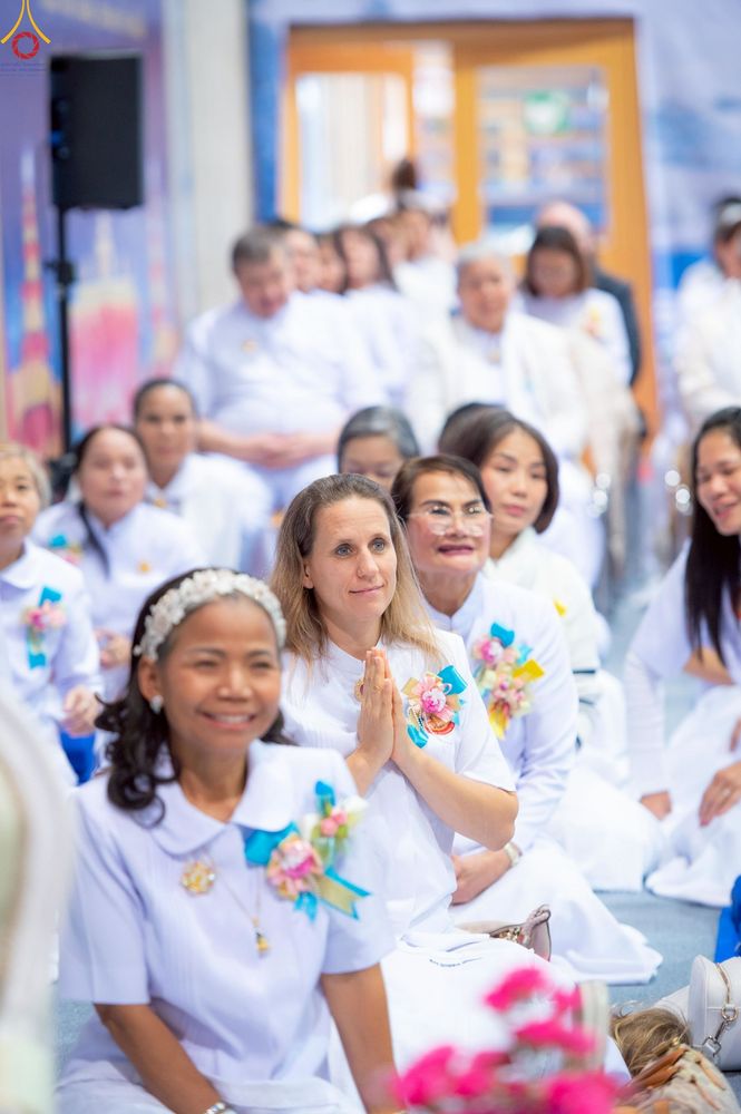 ภาพ No.256061:วันที่ 12 ตุลาคม พ.ศ. 2568 พิธีทอดกฐินวัดพระธรรมกายสวิตเซอร์แลนด์  ณ หอประชุมโรงเรียน Obergoldbach เมือง Bern ประเทศสวิตเซอร์แลนด์