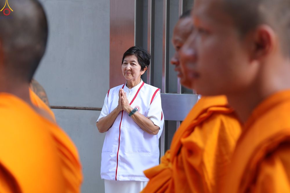 ภาพ No.301410:ภาพเบื้องหลังอาสาสมัครรวมใจ ชุดที่ 4 ในโครงการธรรมยาตรา กตัญญูบูชา มหาปูชนียาจารย์ พระมงคลเทพมุนี(สด จนฺทสโร) พระผู้ปราบมาร อนุสรณ์สถาน 7 แห่ง ปีที่ 14