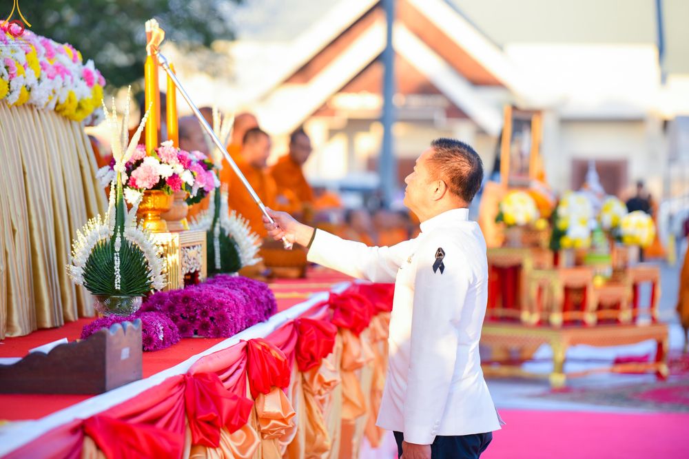 ภาพ No.280193:วันอังคารที่ ๓๐ ธันวาคม พ.ศ. ๒๕๖๘ พิธีตักบาตรพระ ๑,๐๖๙ รูป จังหวัดกาฬสินธุ์   ณ บริเวณสนามหน้าศาลากลาง จังหวัดกาฬสินธุ์ (หลังเก่า)