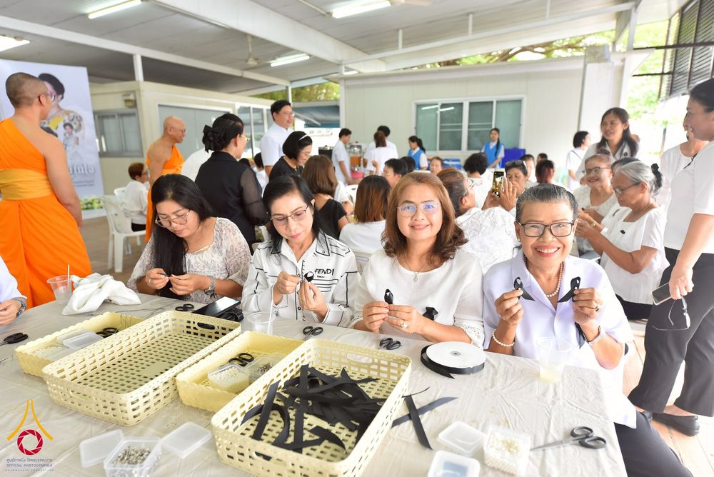 ภาพ No.267656:วันที่ 7 พฤศจิกายน พ.ศ. 2568 พสกนิกรอำเภอคลองหลวง รวมใจบำเพ็ญกุศลปัณรสมวาร (15 วัน) อุทิศถวายเป็นพระราชกุศลแด่ “สมเด็จพระพันปีหลวง” ณ วัดพระธรรมกาย