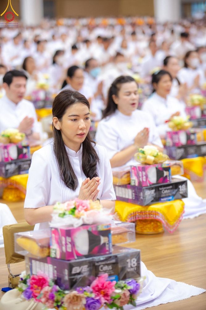 ภาพ No.145331:พิธีถวายผ้าอาบน้ำฝนและประทีปโคมไฟ ณ สภาธรรมกายสากล วัดพระธรรมกาย วันเสาร์ที่ 20 กรกฎาคม พ.ศ. 2567