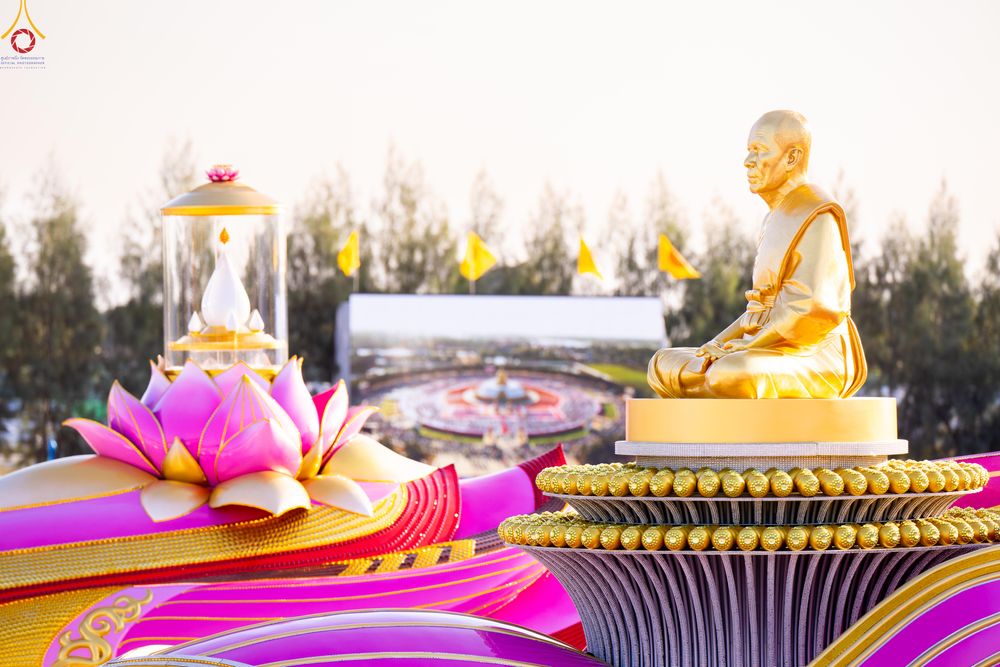 ภาพ No.301920:วันที่ 23 มกราคม พ.ศ. 2569 พิธีจุดประทีปธรรมถวายเป็นพุทธบูชา และบูชาธรรมมหาปูชนียาจารย์  ณ อนุสรณ์สถานลำดับที่ 5 สถานที่เผยแผ่วิชชาธรรมกายครั้งแรก อนุสรณ์สถานบางปลา วัดบางปลา อำเภอบางเลน จังหวัดนครปฐม ในโครงการธรรมยาตรา กตัญญูบูชา มหาปูชนียาจารย์ พระมงคล