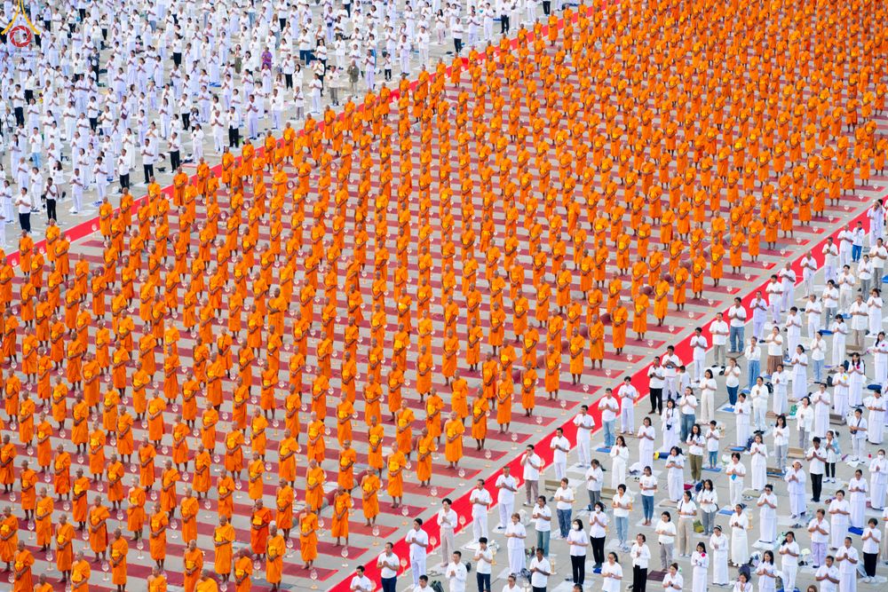 ภาพ No.307497:วันที่ 31 มกราคม พ.ศ. 2569 พิธีจุดประทีปธรรมถวายเป็นพุทธบูชา  และบูชาธรรมมหาปูชนียาจารย์ (ภาพชุดที่ 2) ณ วัดพระธรรมกาย ปทุมธานี ในโครงการธรรมยาตรา กตัญญูบูชา มหาปูชนียาจารย์ พระมงคลเทพมุนี(สด จนฺทสโร) พระผู้ปราบมาร อนุสรณ์สถาน 7 แห่ง ปีที่ 14