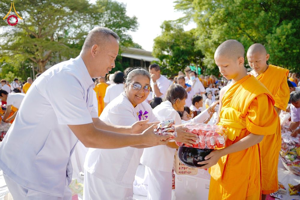 ภาพ No.346265:วันอาทิตย์ที่ 30 สิงหาคม พ.ศ. 2569 มหาสังฆทาน ปีที่ 22  ตักบาตรพระ 1,000 รูป  น้อมบูชาธรรมหลวงพ่อธัมมชโยเนื่องในวันธรรมชัย  ณ ศูนย์อบรมเยาวชนผาสุกวนิช จ.ราชบุรี