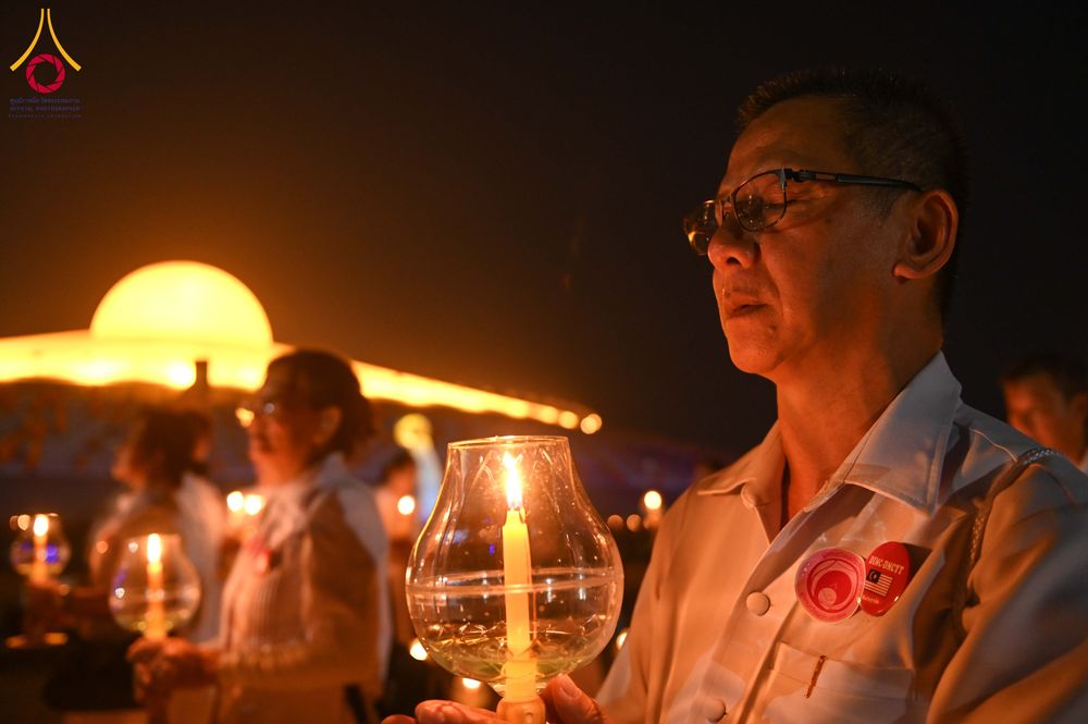 ภาพ No.312264:วันอังคารที่ 3 มีนาคม พ.ศ.2569 พิธีเวียนประทักษิณและจุดมาฆประทีป (ภาพชุดที่ 2) ณ ลานธรรมพระมหาธรรมกายเจดีย์ วัดพระธรรมกาย