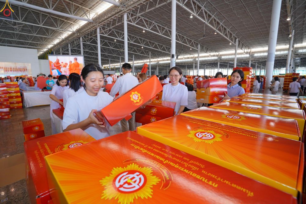 ภาพ No.320547:วันที่ 10 เมษายน พ.ศ.2569 การเตรียมกล่องไทยธรรม เพื่องานถวายมหาสังฆทาน 40,000 กว่าวัดทั่วประเทศ วันคุ้มครองโลก 22 เมษายน พ.ศ.2569 วัดพระธรรมกาย