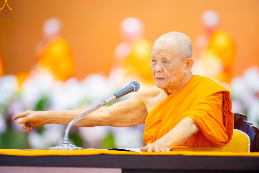 ภาพ No.281136:วันที่ 21 ธันวาคม พ.ศ.2568 พิธีมุทิตาหลวงพ่อทัตตชีโว ณ ห้องแก้วสารพัดนึก วัดพระธรรมกาย