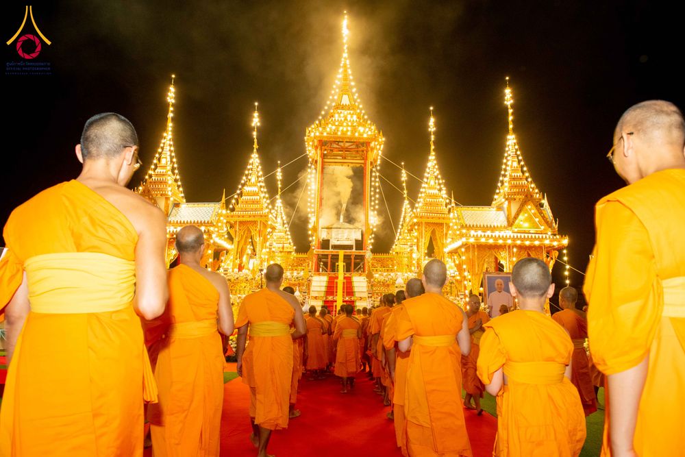 ภาพ No.316707:วันอาทิตย์ที่ 29 มีนาคม พ.ศ. 2569 พิธีทอดผ้าบังสุกุลและพิธีชำระร่าง โยมพ่อณรงค์ จินตมากุล  สิริอายุ 99 ปี 11 เดือน โยมบิดา พระครูปลัดรัตนวีรวัฒน์ (รังสฤษดิ์ อิทฺธิจินตโก) ที่ปรึกษาเจ้าคณะจังหวัดปทุมธานี เจ้าอาวาสวัดพระธรรมกาย  ณ ฌาปนสถานชั่วคราว ทางเข้า 