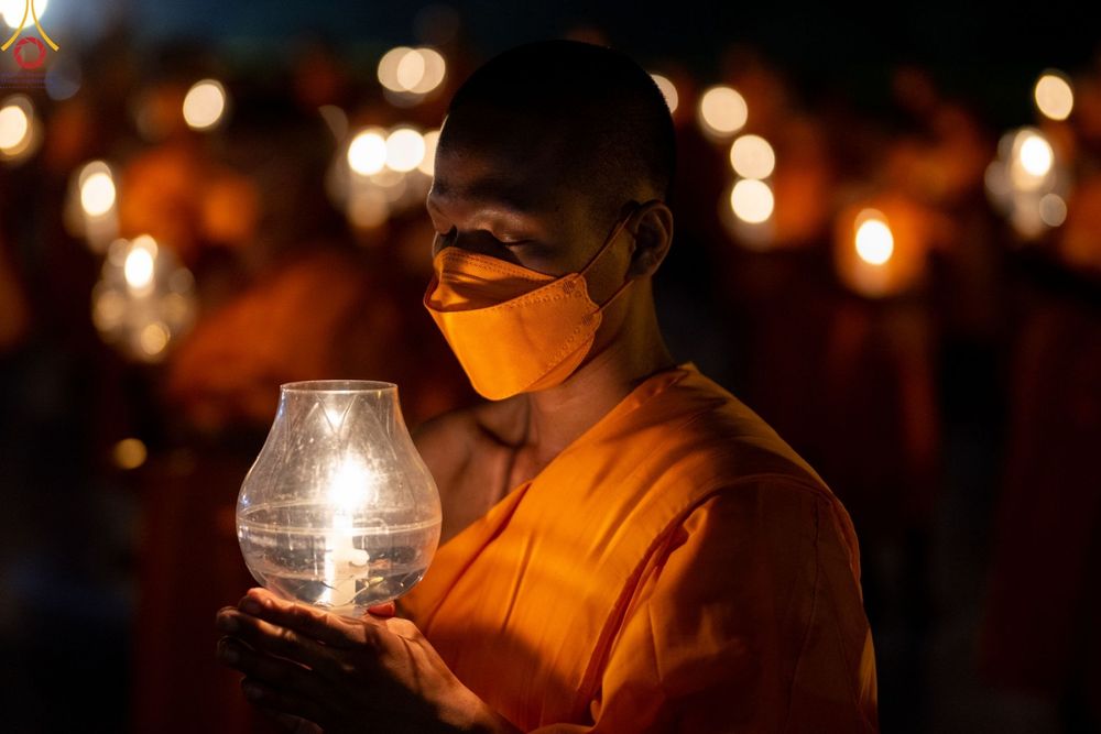 ภาพ No.78228:พิธีจุดประทีปและเวียนประทักษิณถวายเป็นพุทธบูชา ในโครงการบรรพชาสามเณรหมู่ ณ ลุมพินีวัน ประเทศเนปาล  วันที่ 16 มีนาคม พ.ศ. 2566