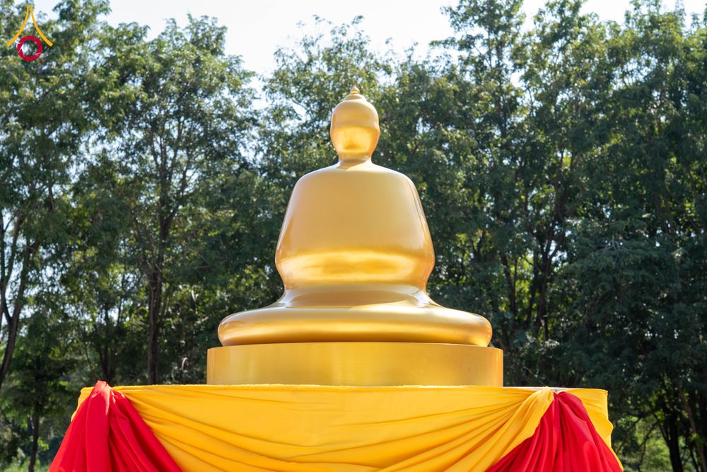 ภาพ No.285838:วันพุธที่ 10 ธันวาคม พ.ศ.2568  พิธีตอกเสาเข็มมงคลต้นสุดท้าย รองรับองค์พระเจดีย์เพื่อสร้างสันติภาพโลก ณ ศูนย์ปฏิบัติธรรมและศูนย์อบรมเยาวชน ชัยนาท