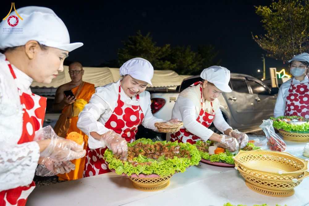 ภาพ No.296621:วันที่ 18 มกราคม พ.ศ. 2569 พิธีถวายภัตตาหารเป็นสังฆทาน แด่พระธรรมยาตรา ณ วัดโบสถ์บน ต.บางคูเวียง จ.นนทบุรี อนุสรณ์สถานลำดับที่ 4 สถานที่เกิดด้วยกายธรรม ในโครงการธรรมยาตรา กตัญญูบูชา มหาปูชนียาจารย์ พระมงคลเทพมุนี(สด จนฺทสโร) พระผู้ปราบมาร อนุสรณ์สถาน 7 แ