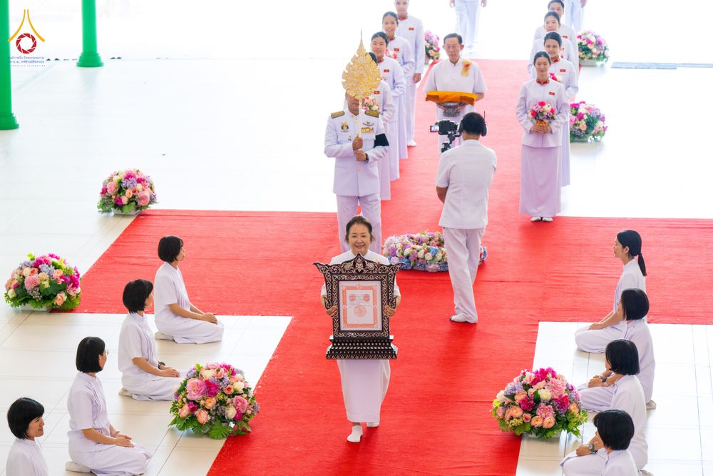 ภาพ No.332294:วันเสาร์ที่ 6 มิถุนายน พ.ศ.2569 พิธีต้อนรับสัญญาบัตร พัดยศ พระราชภาวนาวชิรวิเทศ วิ. ณ อุโบสถพระไตรปิฏก วัดพระธรรมกาย