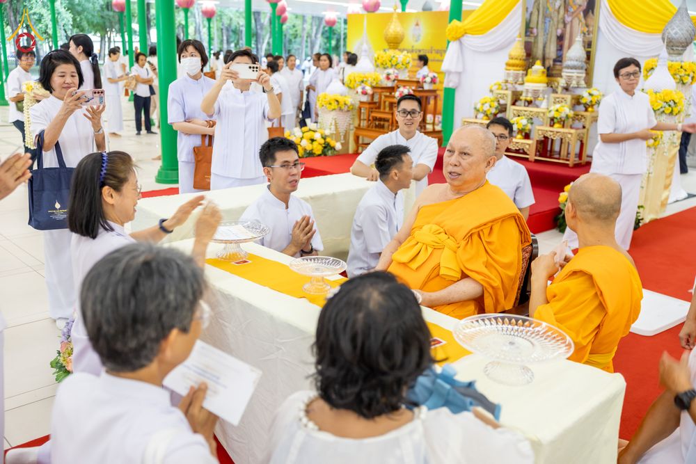 ภาพ No.332397:วันเสาร์ที่ 6 มิถุนายน พ.ศ.2569 พิธีต้อนรับสัญญาบัตร พัดยศ พระราชภาวนาวชิรวิเทศ วิ. ณ อุโบสถพระไตรปิฏก วัดพระธรรมกาย