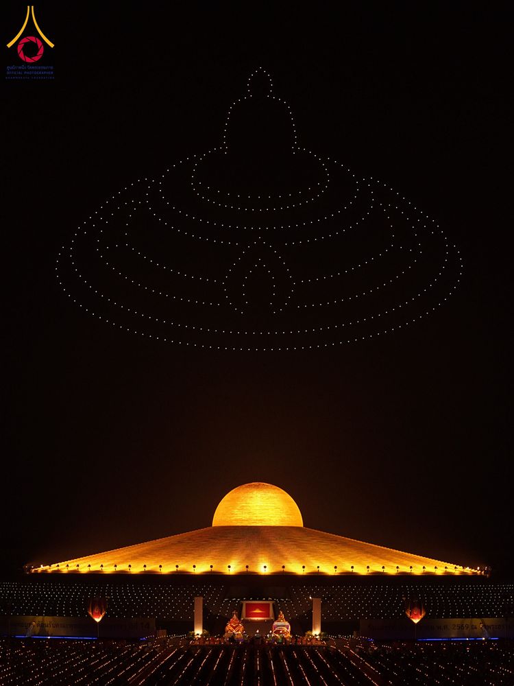 ภาพ No.307169:วันที่ 31 มกราคม พ.ศ. 2569  พิธีจุดประทีปธรรมถวายเป็นพุทธบูชา  และบูชาธรรมมหาปูชนียาจารย์ (ภาพชุดที่ 1) ณ วัดพระธรรมกาย ปทุมธานี ในโครงการธรรมยาตรา กตัญญูบูชา มหาปูชนียาจารย์ พระมงคลเทพมุนี(สด จนฺทสโร) พระผู้ปราบมาร อนุสรณ์สถาน 7 แห่ง ปีที่ 14