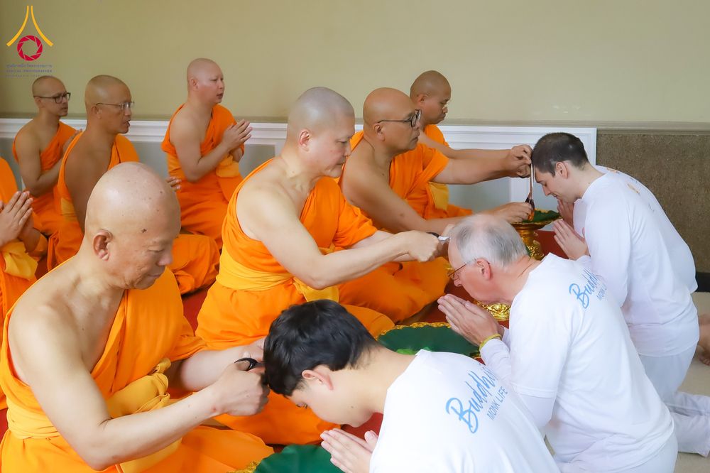 ภาพ No.336633:วันศุกร์ที่ 12 มิถุนายน พ.ศ. 2569 พิธีตัดปอยผมและพิธีปลงผมนาคธรรมทายาท  ภาคพื้นยุโรป รุ่นที่ 11   ณ วัดพระธรรมกายเบลเยียม ประเทศเบลเยียม