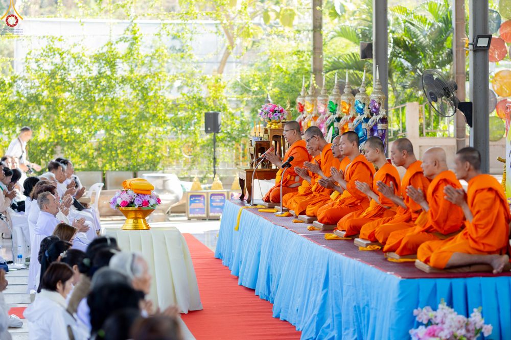 ภาพ No.293306:วันที่ 12 มกราคม พ.ศ. 2569 พิธีทอดผ้าป่าทำนุบำรุงศาสนสถาน ณ วัดพรสวรรค์ อ.สองพี่น้อง จ.สุพรรณบุรี ในโครงการธรรมยาตรา กตัญญูบูชา มหาปูชนียาจารย์ พระมงคลเทพมุนี(สด จนฺทสโร) พระผู้ปราบมาร อนุสรณ์สถาน 7 แห่ง ปีที่ 14