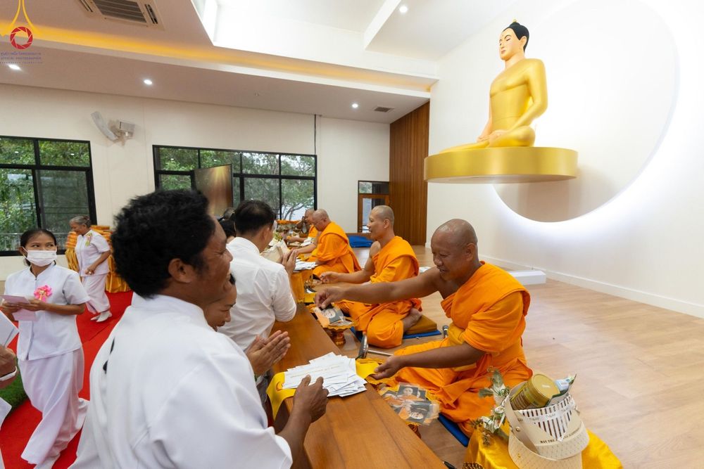 ภาพ No.163012:โครงการกฐินสามัคคีทั่วไทย 30,000 วัด บูชาธรรม 80 ปี หลวงพ่อธัมมชโย โดย คณะศิษยานุศิษย์วัดพระธรรมกาย ณ ศูนย์ปฎิบัติธรรมจันทบุรี วันที่ 18 ตุลาคม พ.ศ. 2567