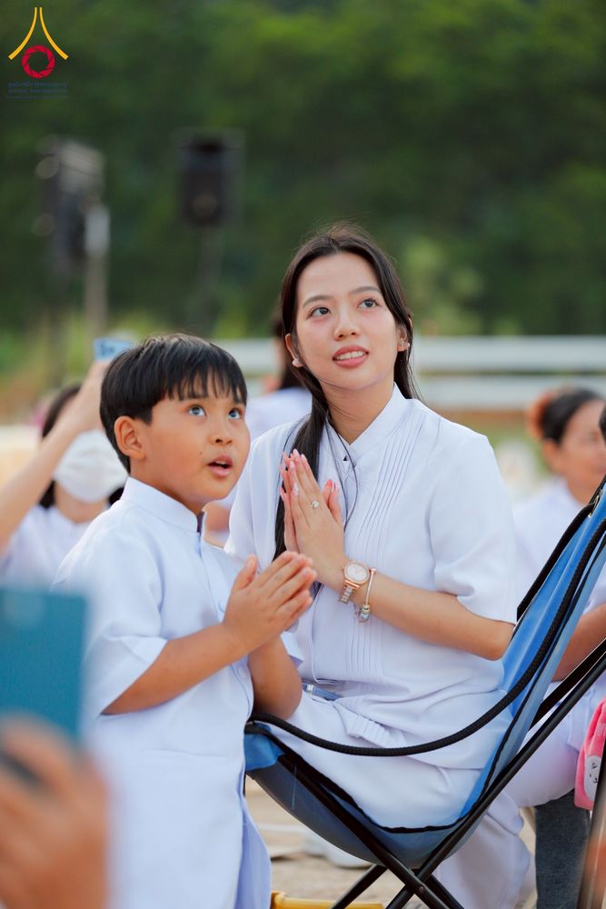 ภาพ No.275189:วันอาทิตย์ที่ 30 พฤศจิกายน พ.ศ. 2568 พิธีตอกเสาเข็ม "สร้างองค์พระเจดีย์เพื่อสร้างสันติภาพโลก" ต้นสุดท้าย ณ ศูนย์ปฏิบัติธรรมระยอง (บ้านช่องลม)