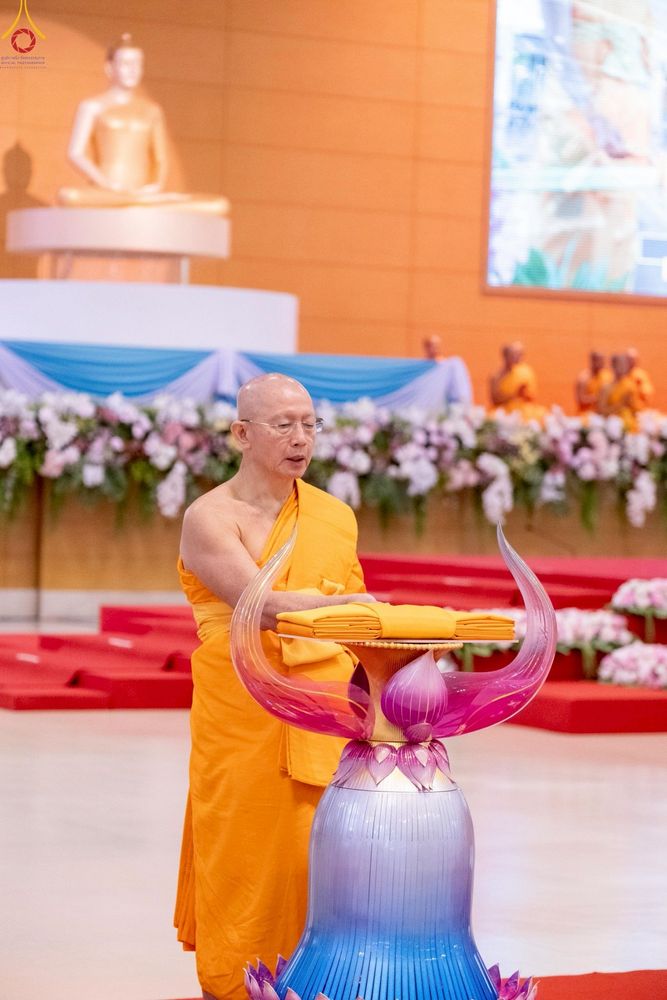 ภาพ No.277585:วันอาทิตย์ต้นเดือนที่ 7 ธันวาคม พ.ศ.2568 พิธีทอดผ้าป่าต้นสมบัติจักรพรรดิ ณ สภาธรรมกายสากล วัดพระธรรมกาย