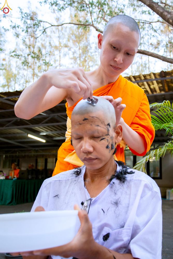 ภาพ No.319827:วันอาทิตย์ที่ 5 เมษายน พ.ศ.2569 พิธีตัดปอยผม และปลงผมนาคธรรมทายาท โครงการบรรพชาและอุปสมบทหมู่ รุ่นบูชาธรรม 82 ปี หลวงพ่อธัมมชโย