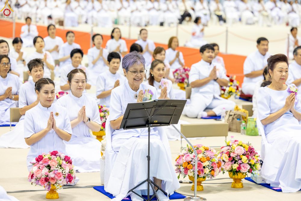 ภาพ No.281075:วันที่ 21 ธันวาคม พ.ศ.2568 พิธีมุทิตาหลวงพ่อทัตตชีโว ณ ห้องแก้วสารพัดนึก วัดพระธรรมกาย