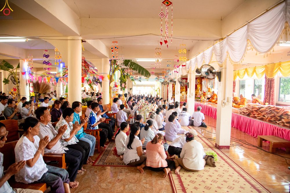 ภาพ No.283110:วันอาทิตย์ที่ 2 พฤศจิกายน​ พ.ศ.2568 พิธีทอดกฐินสามัคคีทั่วไทย 30,000 วัด  โดยคณะศิษยานุศิษย์ บูชาธรรม 81 ปี  หลวงพ่อธัมมชโย ณ วัดมหาโพธิ จ.ลพบุรี