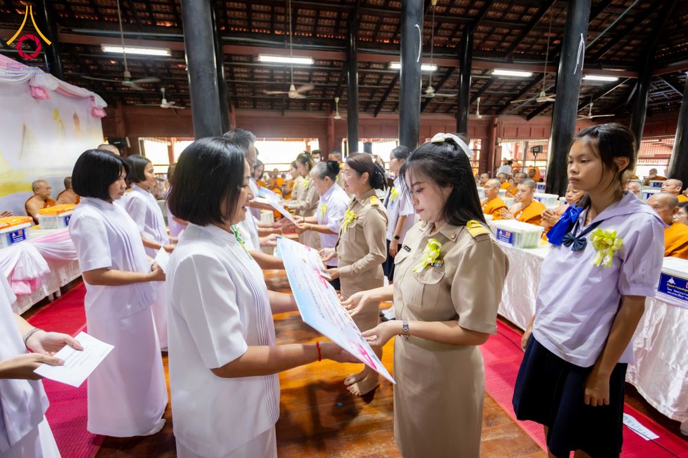 ภาพ No.303339:วันที่ 23 มกราคม พ.ศ. 2569 พิธีเจริญพุทธมนต์ปฏิบัติธรรม มอบทุนการศึกษา  ถวายสังฆทาน 109 วัด เพื่อถวายเป็นพุทธบูชา เพื่อขับเคลื่อนโครงการหมู่บ้านรักษาศีล 5 โดยคณะสงฆ์จังหวัดนครปฐม คณะศิษยานุศิษย์วัดพระธรรมกาย โครงการธรรมยาตรา ปีที่ 14 ณ วัดบางปลา อำเภอบาง