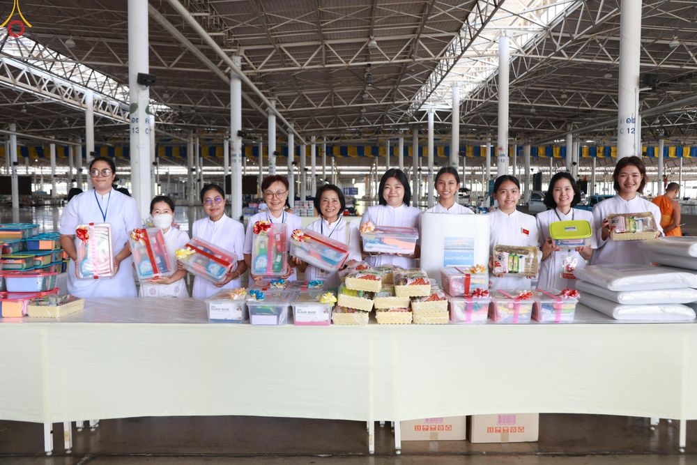 ภาพ No.280497:วันที่ 28 ธันวาคม พ.ศ.2568 พิธีถวายอุปกรณ์ทำความสะอาด ณ ห้องแก้วสารพัดนึก วัดพระธรรมกาย