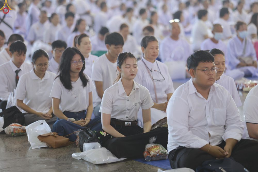 ภาพ No.318122:วันอาทิตย์ต้นเดือนที่ 5 เมษายน พ.ศ.2569 พิธีตักบาตร ณ บ้านแก้วเรือนทองคุณยายอาจารย์ฯ วัดพระธรรมกาย