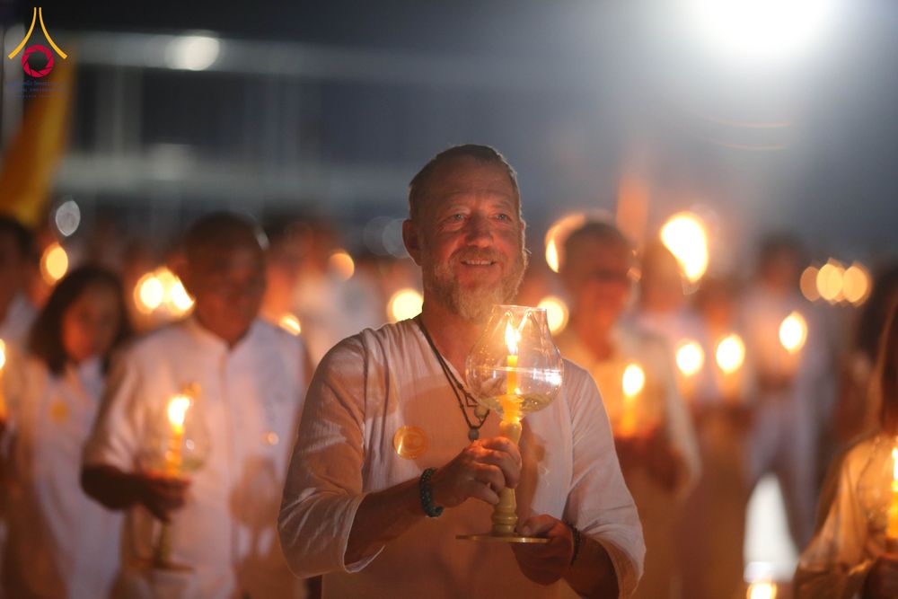 ภาพ No.312329:วันอังคารที่ 3 มีนาคม พ.ศ.2569 พิธีเวียนประทักษิณและจุดมาฆประทีป (ภาพชุดที่ 2) ณ ลานธรรมพระมหาธรรมกายเจดีย์ วัดพระธรรมกาย