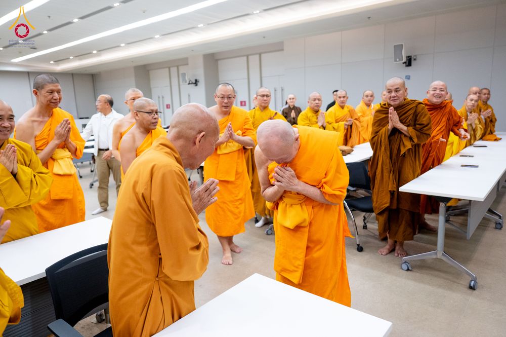 ภาพ No.324799:วันอังคารที่ 21 เมษายน พ.ศ.2569  หลวงพ่อทัตตชีโว รองเจ้าอาวาสวัดพระธรรมกาย ถวายการต้อนรับและปฏิสันถารคณะสงฆ์จากประเทศเวียดนาม