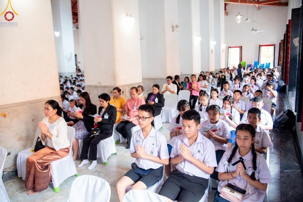 ภาพ No.184942:กิจกรรมวันรวมพลังเด็กดี V-Star ผู้นำฟื้นฟูศีลธรรมโลก กรุงเทพมหานคร ณ วัดมหาธาตุยุวราชรังสฤษฎิ์ราชวรมหาวิหาร กรุงเทพมหานคร ในวันที่ 13 ธันวาคม พ.ศ. 2567