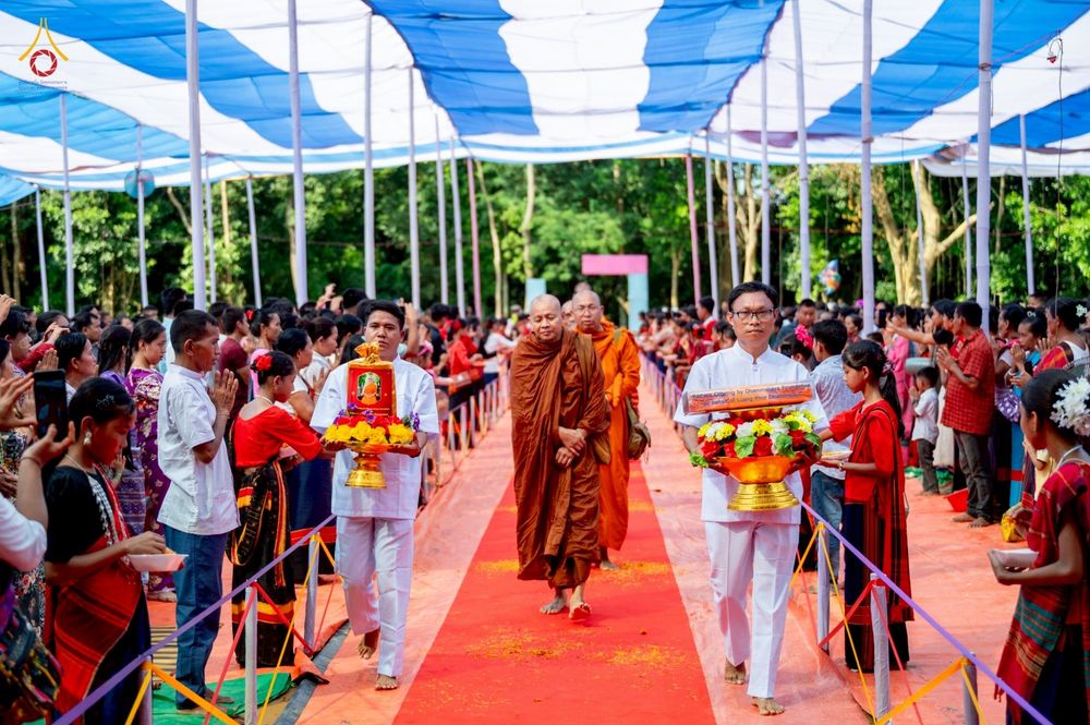 ภาพ No.257548:วันที่ 17 ตุลาคม พ.ศ. 2568 พิธีทอดกฐินสมทบวัดกัลยาณมิตรต่างประเทศ  บูชาธรรม 81 ปี หลวงพ่อธัมมชโย ณ ศูนย์ปฏิบัติธรรมไมตรีปูร์ เมืองคาร์การชารี ประเทศบังกลาเทศ 