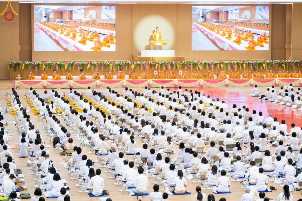 ภาพ No.206932:พิธีถวายโคมมาฆประทีป น้อมถวายเป็นพุทธบูชา แด่คณะพระภิกษุ สามเณร วัดพระธรรมกาย วันอาทิตย์ที่ 9 กุมภาพันธ์ พ.ศ. 2568 ณ ห้องแก้วสารพัดนึก 2 สภาธรรมกายสากล วัดพระธรรมกาย จังหวัดปทุมธานี