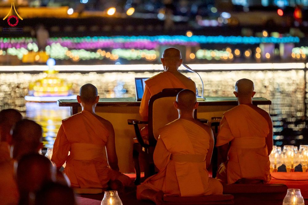 ภาพ No.266339:วันพุธที่ 5 พฤศจิกายน พ.ศ. 2568 (วันพระ ขึ้น 15 ค่ำ เดือน 12) พิธีลอยกระทงธรรม  ณ สระมหาเศรษฐีทะเลบุญ มหาวิหารพระมงคลเทพมุนี วัดพระธรรมกาย จ.ปทุมธานี