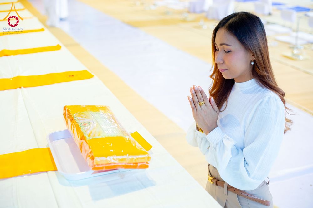 ภาพ No.288873:วันที่ 6 มกราคม พ.ศ. 2569 พิธีถวายภัตตาหารเป็นสังฆทาน แด่พระธรรมยาตรา ในโครงการธรรมยาตรา กตัญญูบูชา มหาปูชนียาจารย์ พระมงคลเทพมุนี(สด จนฺทสโร) พระผู้ปราบมาร อนุสรณ์สถาน 7 แห่ง ปีที่ 14 ณ อนุสรณ์สถานมหาวิหารพระมงคลเทพมุนี (โลตัสแลนด์) อ.สองพี่น้อง จ.สุพรร