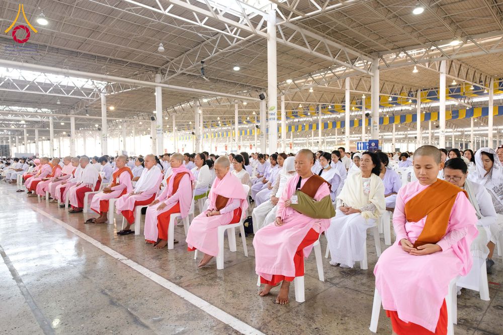 ภาพ No.287600:วันที่ 1 มกราคม พ.ศ. 2569 พิธีบูชาข้าวพระ ณ สภาธรรมกายสากล วัดพระธรรมกาย